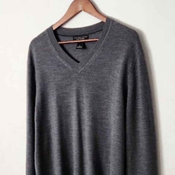 The Men's Store Bloomingdale's Men's Long Sleeve V-neck Sweater Size XL - Picture 2 of 6